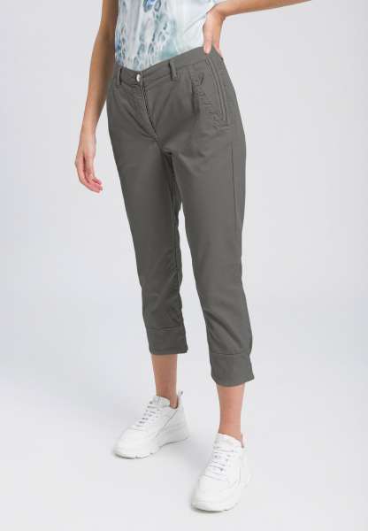 Chino made from textured cotton with mesh band