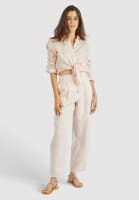 Pleated trousers in summery linen