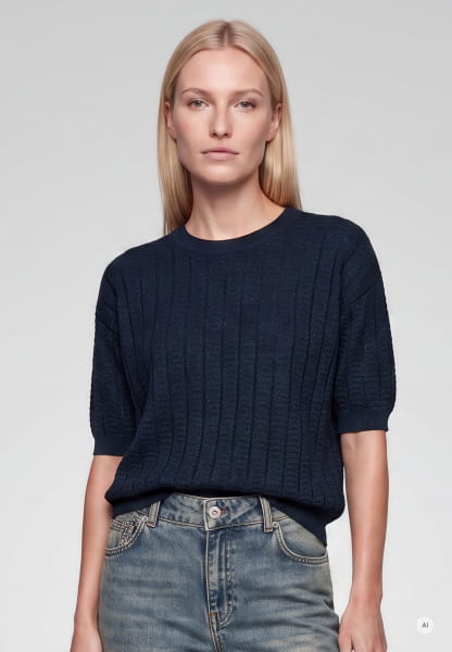 Textured sweater with a sparkling finish