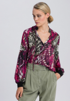 Blouse with half balloon sleeves