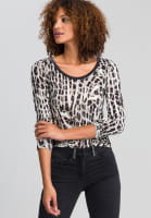 Shirt in the conspicuous animal print