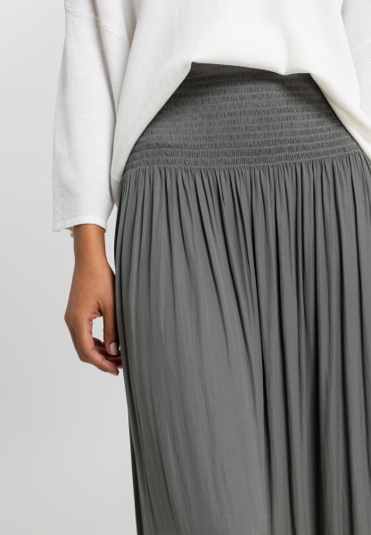 Midi skirt with smock waistband