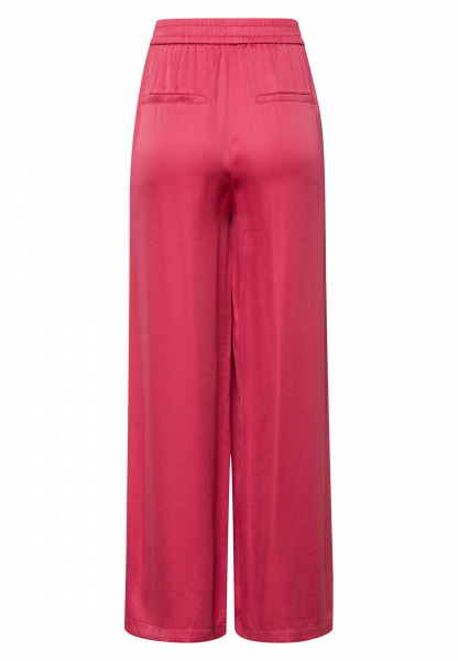 Pajama pants from flowing satin