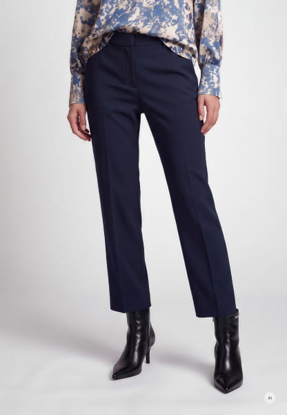 Cropped pants with a slit
