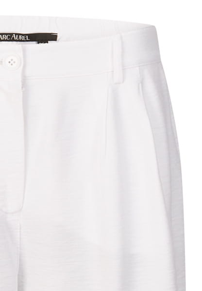 Shorts aus strukturierter Viskose