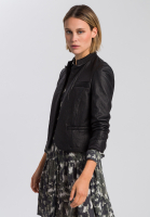 Short jacket made from crushed leather