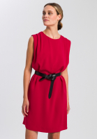 Dress made from crease-free fabric