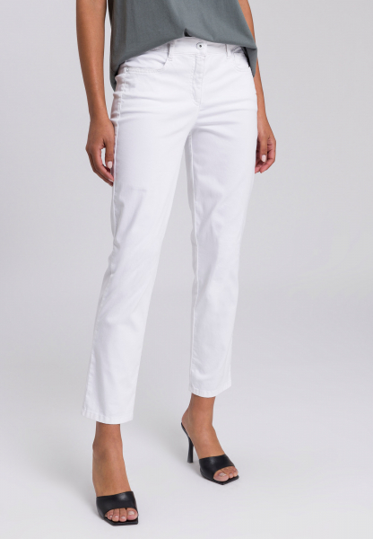 Cropped jeans made from lightweight white denim