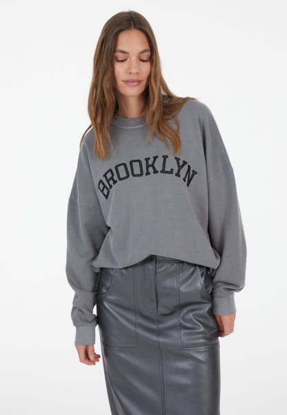 Sweatshirt mit Brooklyn Applikation