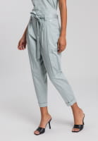 Paper bag pants made from light structure poplin