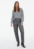 Hose aus veganem Leder