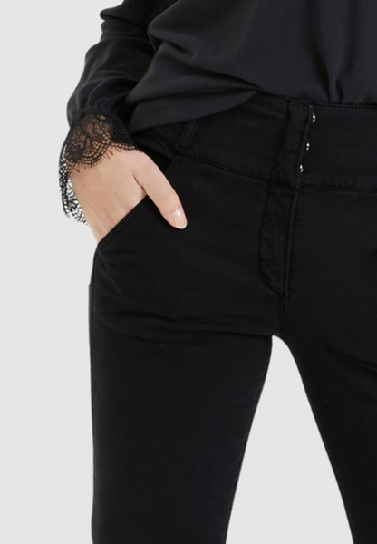 High-waisted skinny jeans in sustainable Tencel blend