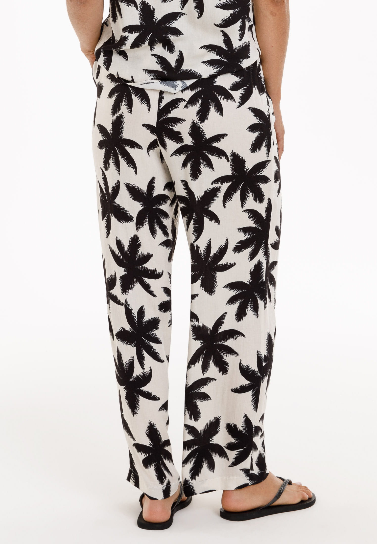Pajama pants with palm tree print 