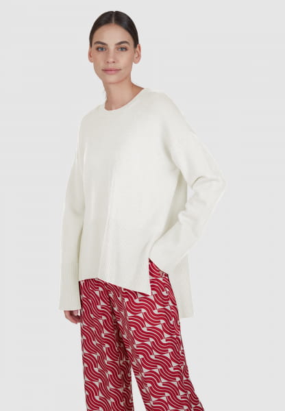 Pullover with ribbed hem