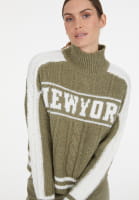 Zopf-Pullover mit Logo-Intarsien