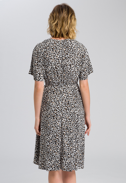 Kleid im Leoparden-Dessin