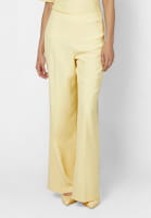 Flared Hose aus weich fallendem Stoff