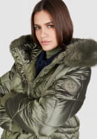 Puffer coat in a parka look