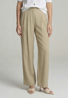 Pleated pants made from shiny twill