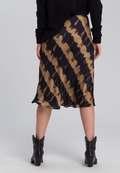 Skirt In batik strip printing