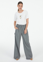 T-shirt with pearl appliqué