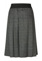 Skirt with elastic waistband