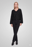 Sweater with a sparkling 3D look