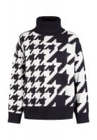 Jacquard sweater in a houndstooth pattern