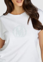 T-shirt with logo application