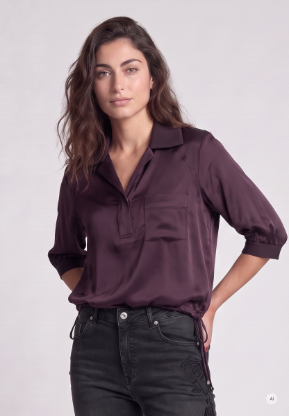 Viscose polo shirt with a knit collar