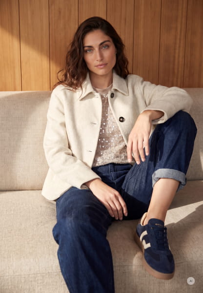 Cropped wool jacket