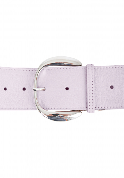 Belt with semicircular statement clasp