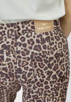Jeans mit Leoprint