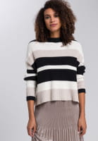 Sweater with dropped shoulders
