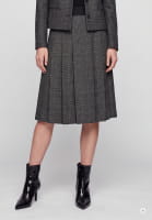 Skirt with elastic waistband