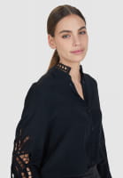 Crepe-Bluse mit Stickerei