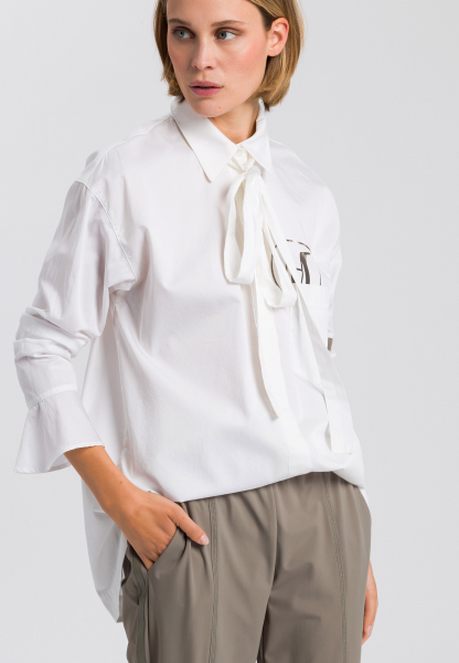 Oversize shirt with tie-neck