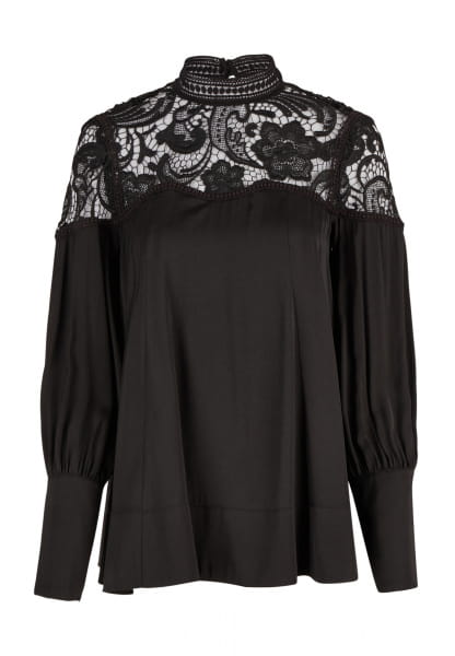 Blouse with lace patchwork