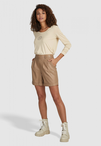 Vegan leather shorts with lapel