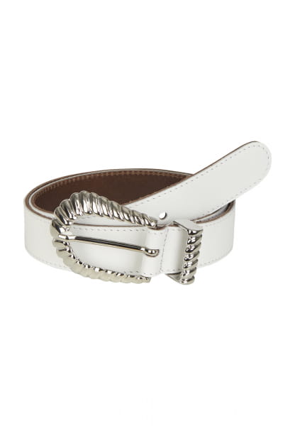 Belt with eye-catching buckle
