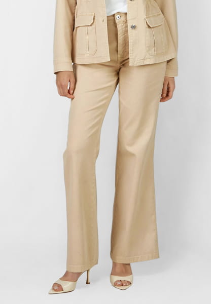 Flared Jeans mit antiker Färbung