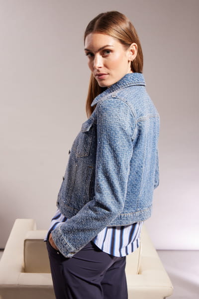 Denim jacket with drop needle pattern