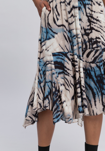 Skirt with abstract animal print