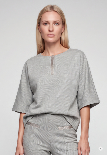 Short-sleeve blouse