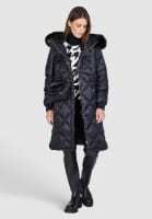 Puffer coat in a parka look