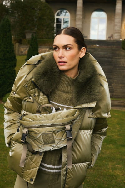 Puffer-Jacke aus schimmernder Optik