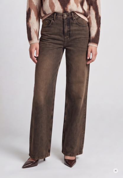 Wide Leg Jeans mit Schmucknieten