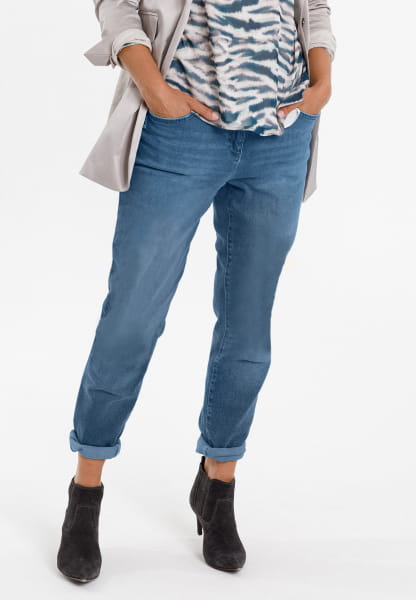 Boyfriend jeans with contrast print on the side