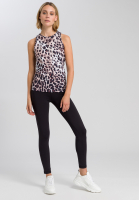 Sports top with Leo print