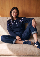Barrel jeans with rhinestones